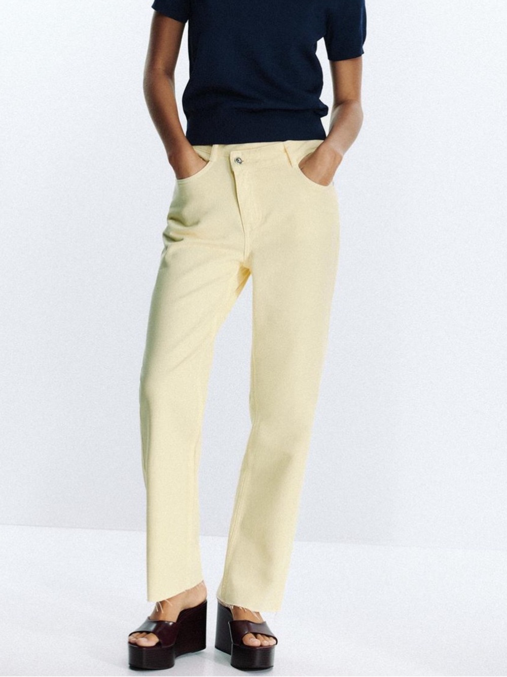 Zara NWT high rise straight leg yellow jeans 6164/154